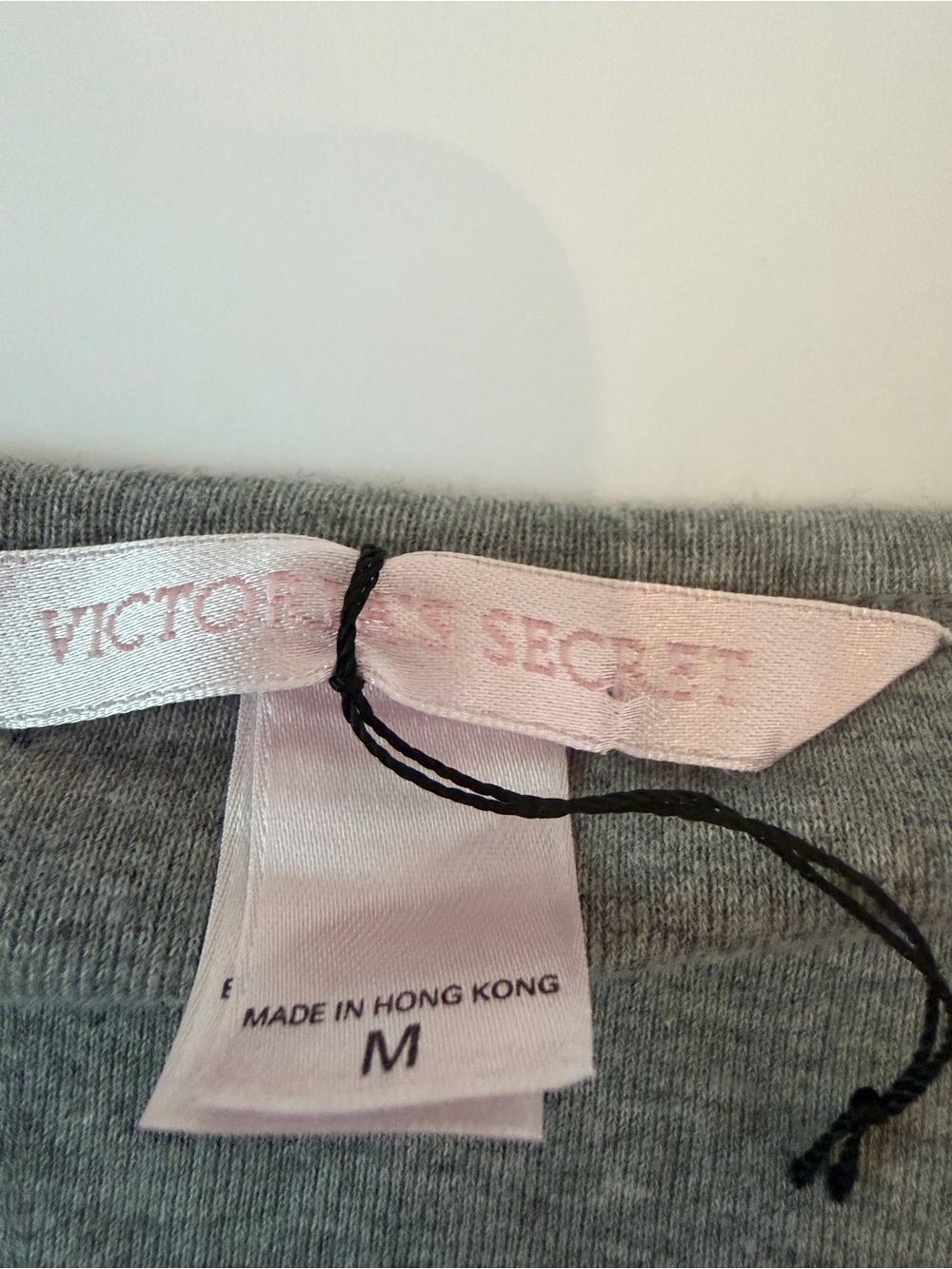 Victoria’s Secret Vintage-Style Gray Sleepshirt Nightgown Embroidered Logo M - Picture 4 of 6
